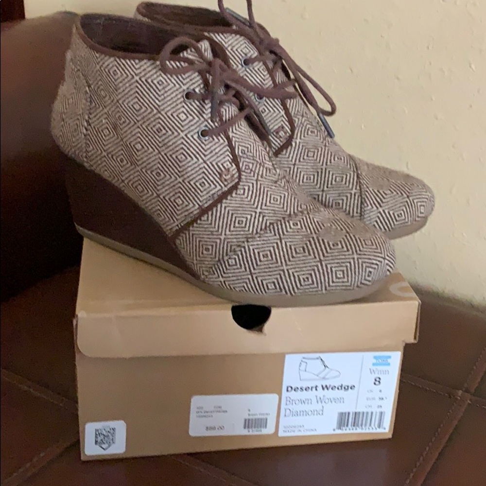 TOMS Brown Woven Diamond Desert Wedge
